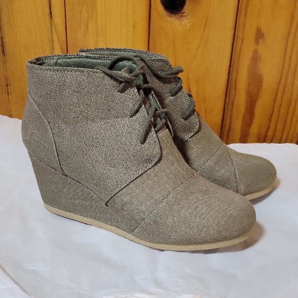 Maurices Women's Tan Wedge Ankle Boots